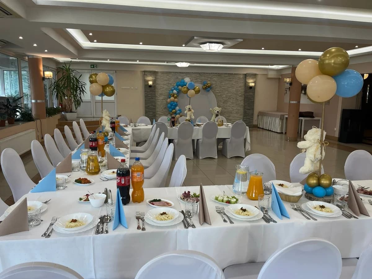 Chrzciny, Restauracja Szkiełka